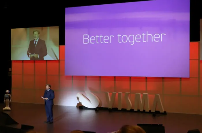 transformación-digital-orador en charla